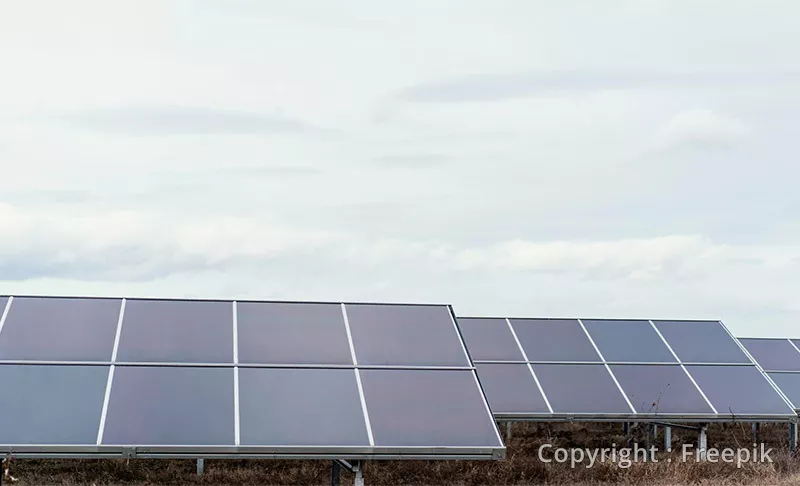 Photo : Marchand Julien, Energies renouvelables & Panneaux solaires à Somme-Leuze